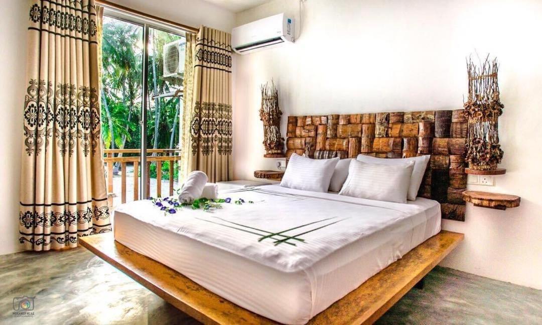 Island Break Hotel Fulidhoo Exterior photo