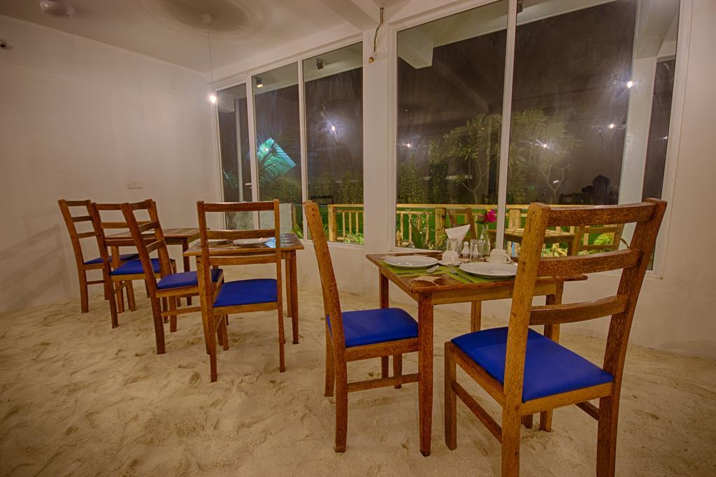 Island Break Hotel Fulidhoo Exterior photo