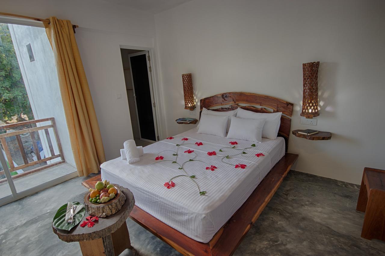 Island Break Hotel Fulidhoo Exterior photo