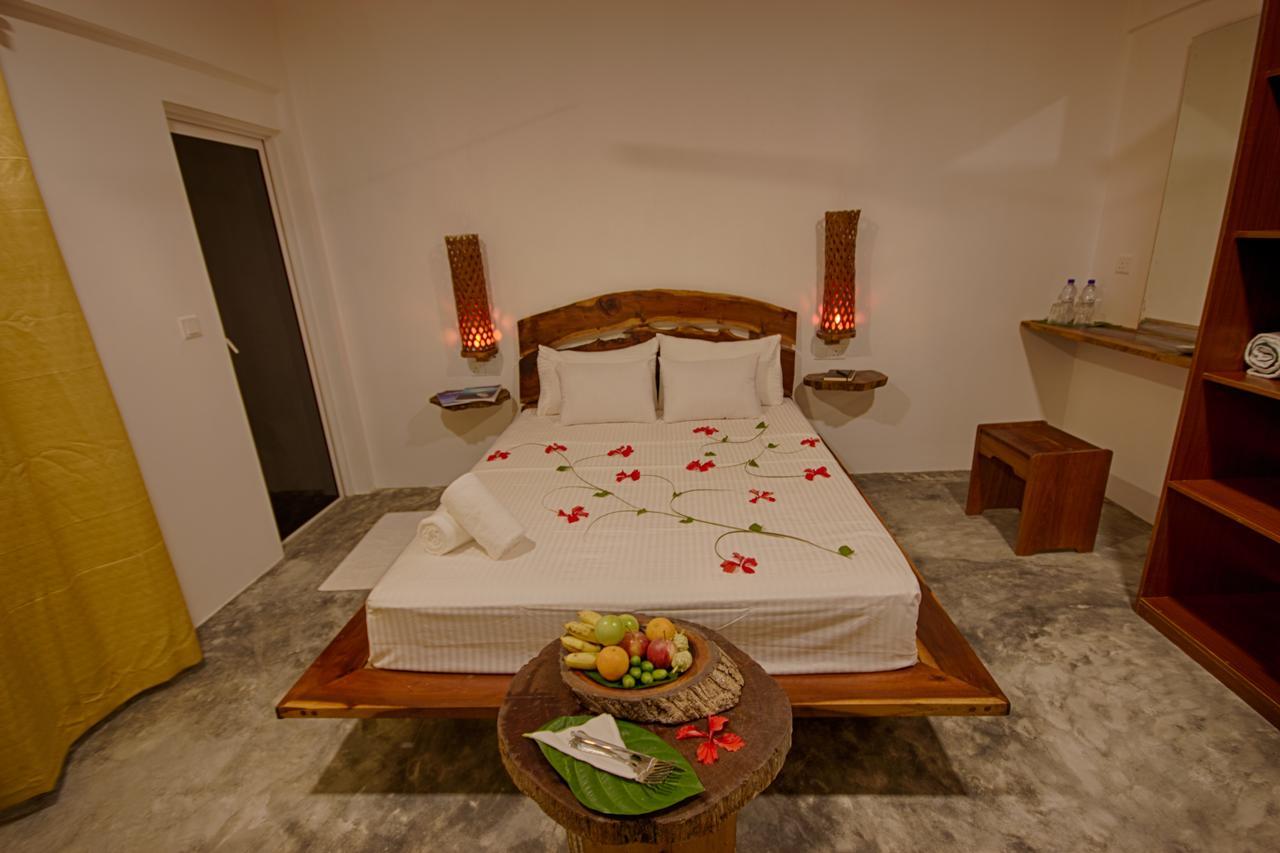 Island Break Hotel Fulidhoo Exterior photo