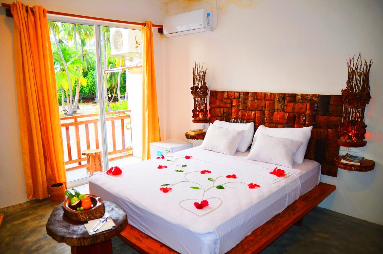 Island Break Hotel Fulidhoo Exterior photo